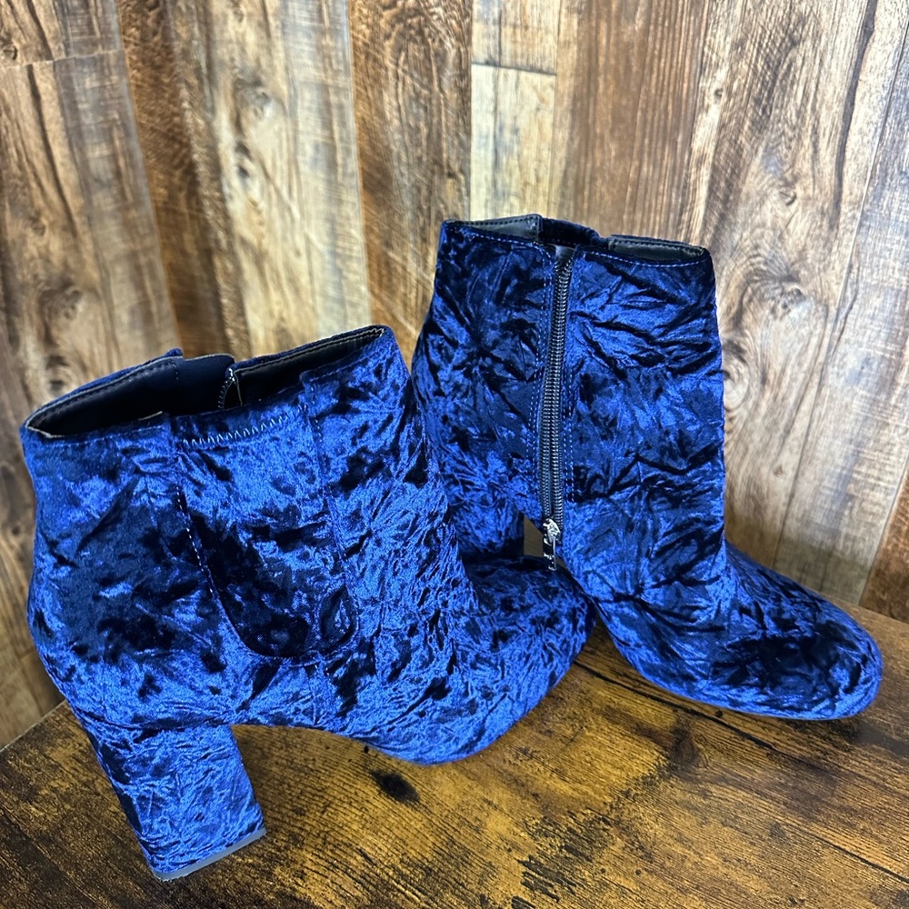 MARC FISHER BLUE-SUEDE-SHOES